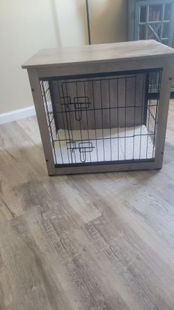 Furniture Style Dog Crate / End Table – Small – Excellent Condition