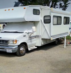 2000 coachman Leprechaun 26 foot motorhome with Super slide