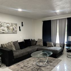Sectional Couch set and coffe and end Tables 