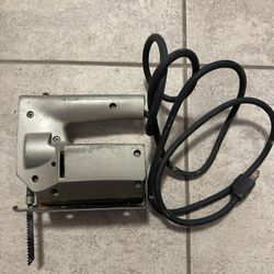 VINTAGE MONTGOMERY WARD POWR KRAFT SABRE SAW