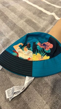 NWT adult Disney encanto bucket hat