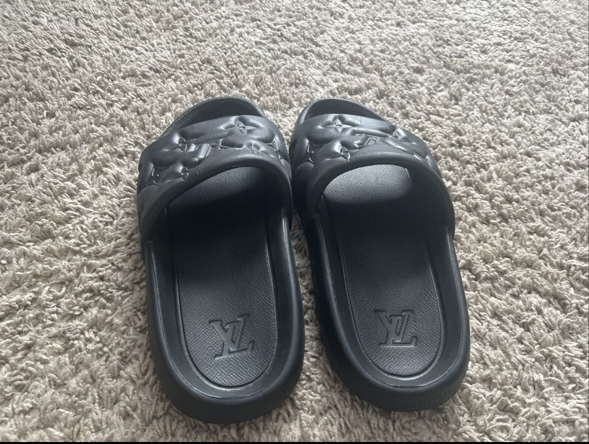 Louis Vuitton Waterfront Mule (BLACK)