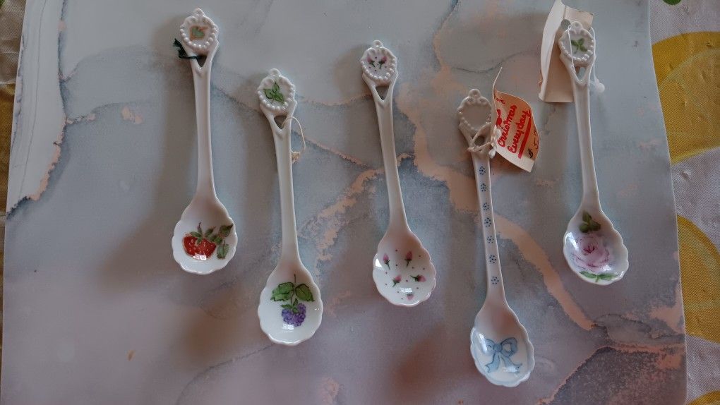 5 New Porcelain Small Spoons 5" can Be Use For  Wall Decos