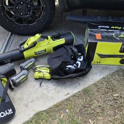 40V HP Brushless 100 MPH 600 CFM Cordless Leaf Blower/Mulcher/Vacuum with (2) 4.0 Ah Batteries and Charger
by

RYOBI
