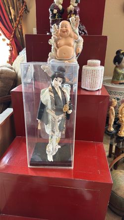 Japanese Kabuki Doll in Acrylic Display Case