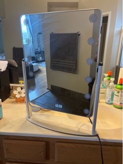 Vanity mirror