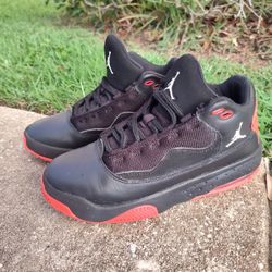 Nike Air Jordan Max Aura 2 CN8094-060 Kids Size 4.5Y Basketball Shoes Red Black