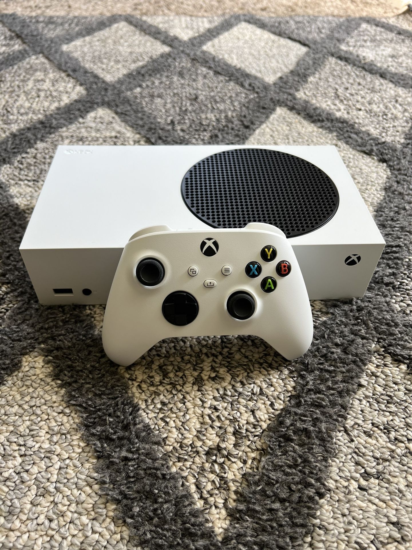 🎮 Xbox Series S – Next-Gen Gaming & Streaming Console