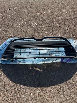 2023-2025 Toyota Corolla lower grille OEM Used