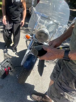 Honda shadow 750 good title, mechanic special or parts