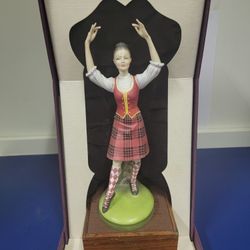 ROYAL DOULTON DANCERS OF THE WORLD SCOTTISH FIGURINE