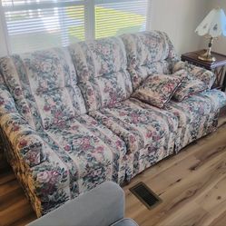 Sofa with pull out be