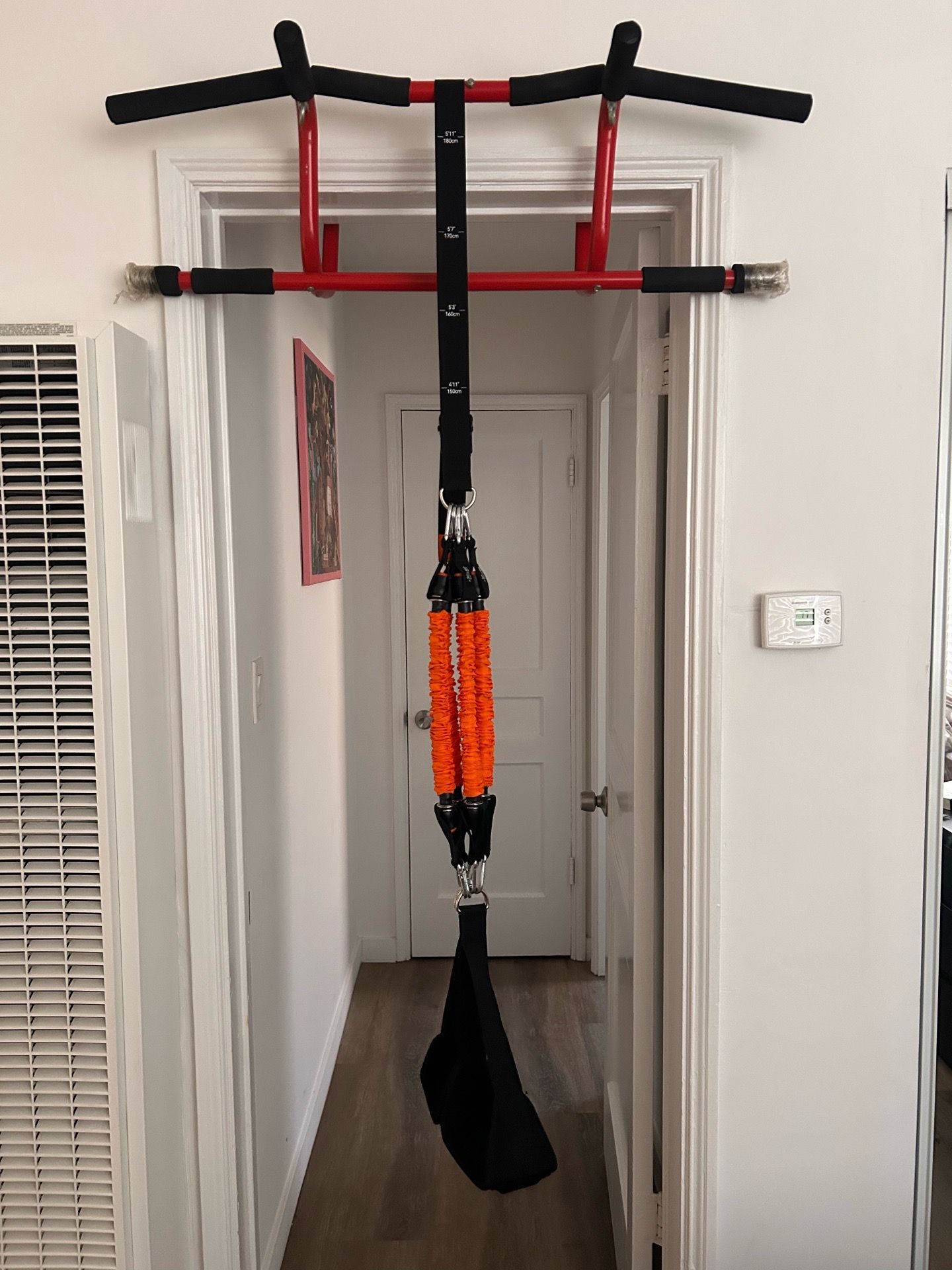 Pull up bar with assist bands