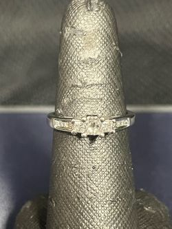 14 k diamond ring