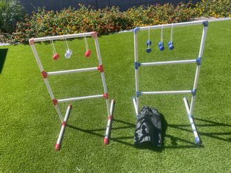 Portable ladder toss game with balls