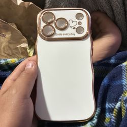 Gold and white new phone case I got on AliExpress