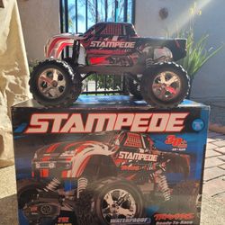 TRAXXAS STAMPEDE