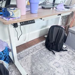 Computer desk