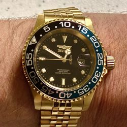 Invicta Pro Diver Men’s Watch (condition is 9/10)