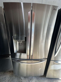 Deal: LG 3‑Door Stainless Fridge w/ Dispenser – Clean & Ready