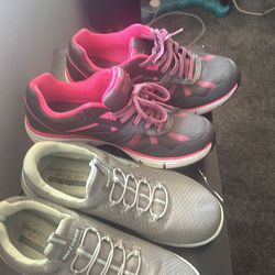 Women’s sketcher, tennis shoes, size 8