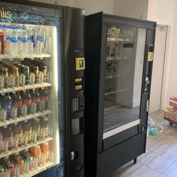 Combo Vending Machine With Credit Card Reader