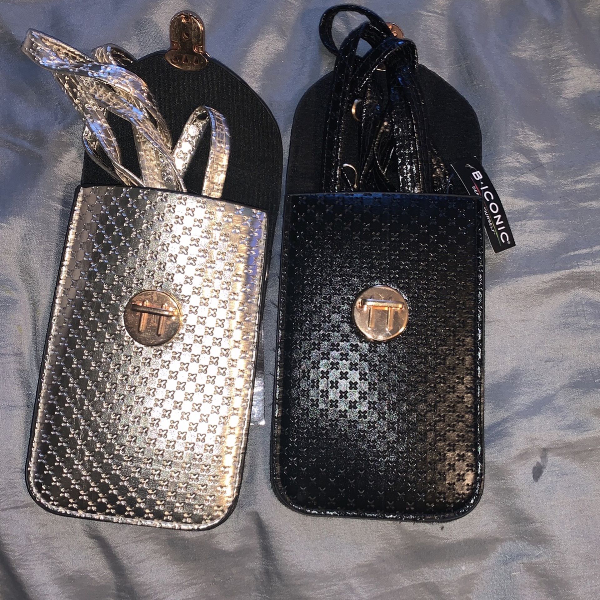 2 Accessory Bags