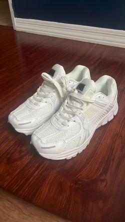 Nike Vomero 5 size 9.5