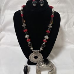 Handmade Large Pendant Necklace Set