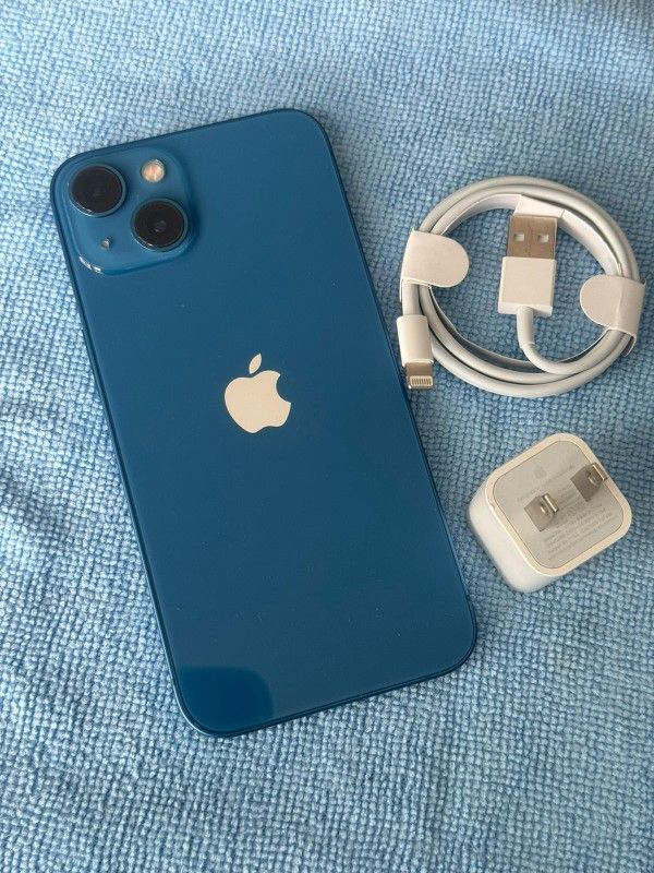 iPhone 13 , 128GB , UNLOCKED for All Carrier, Clean And Clear, Excellent Condition