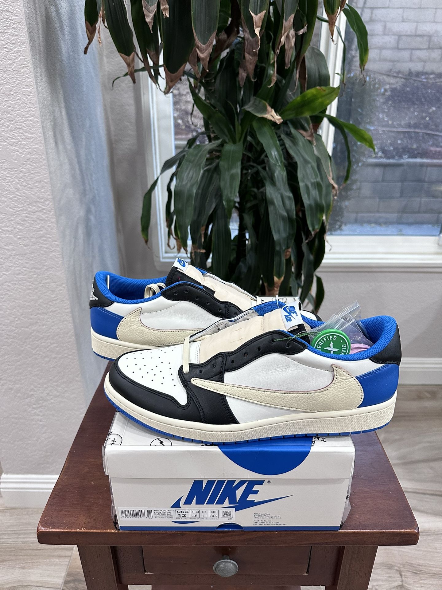 Jordan 1 x Travis Scott Low Fragment Size 12