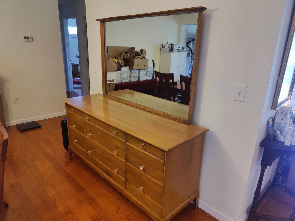 Heywood Wakefield MCM Modern Dresser