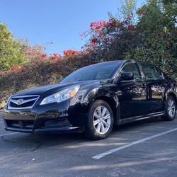2011 Subaru Legacy 2.5i Premium (LOW MILES)