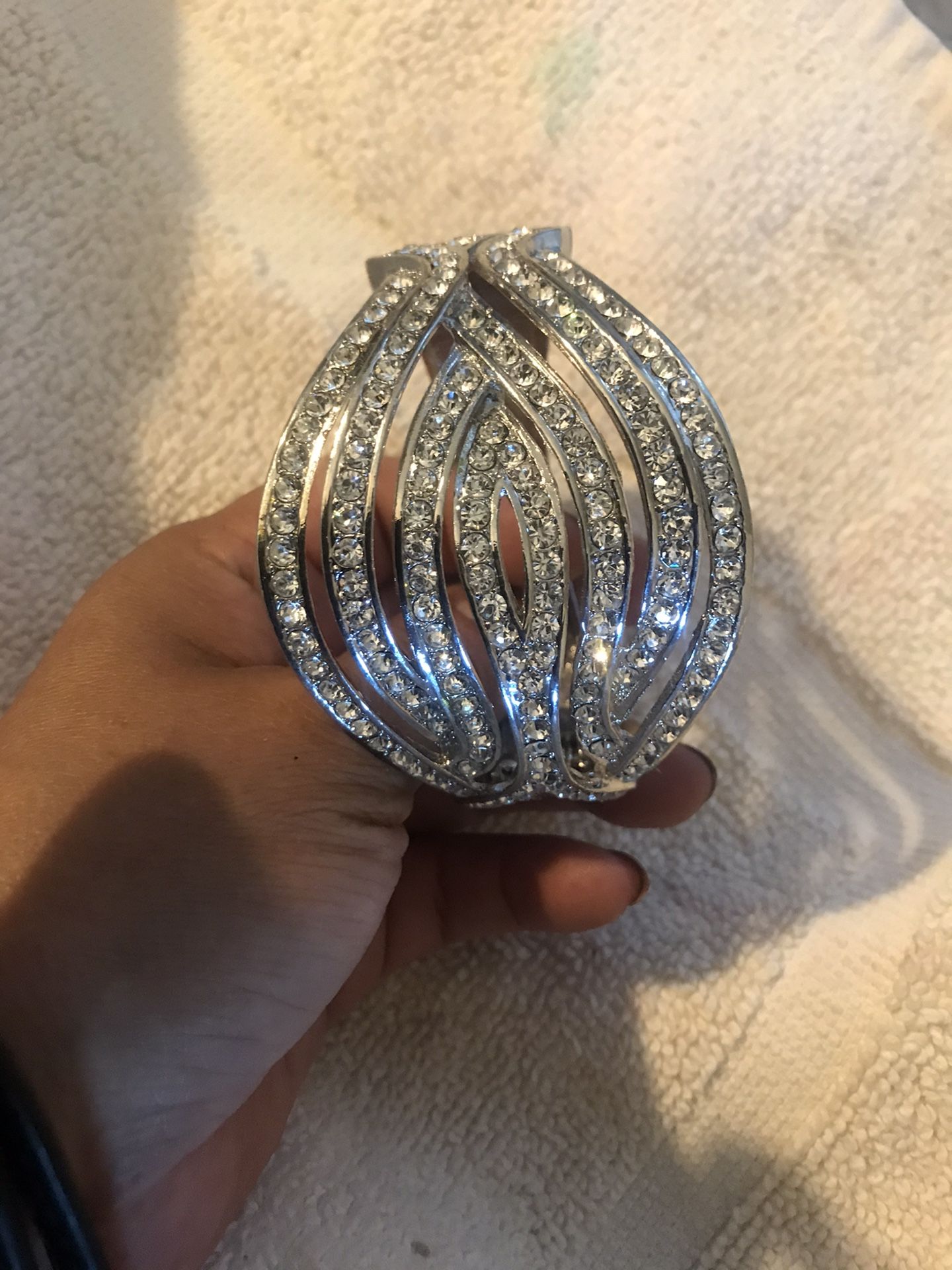 Bangle bracelet