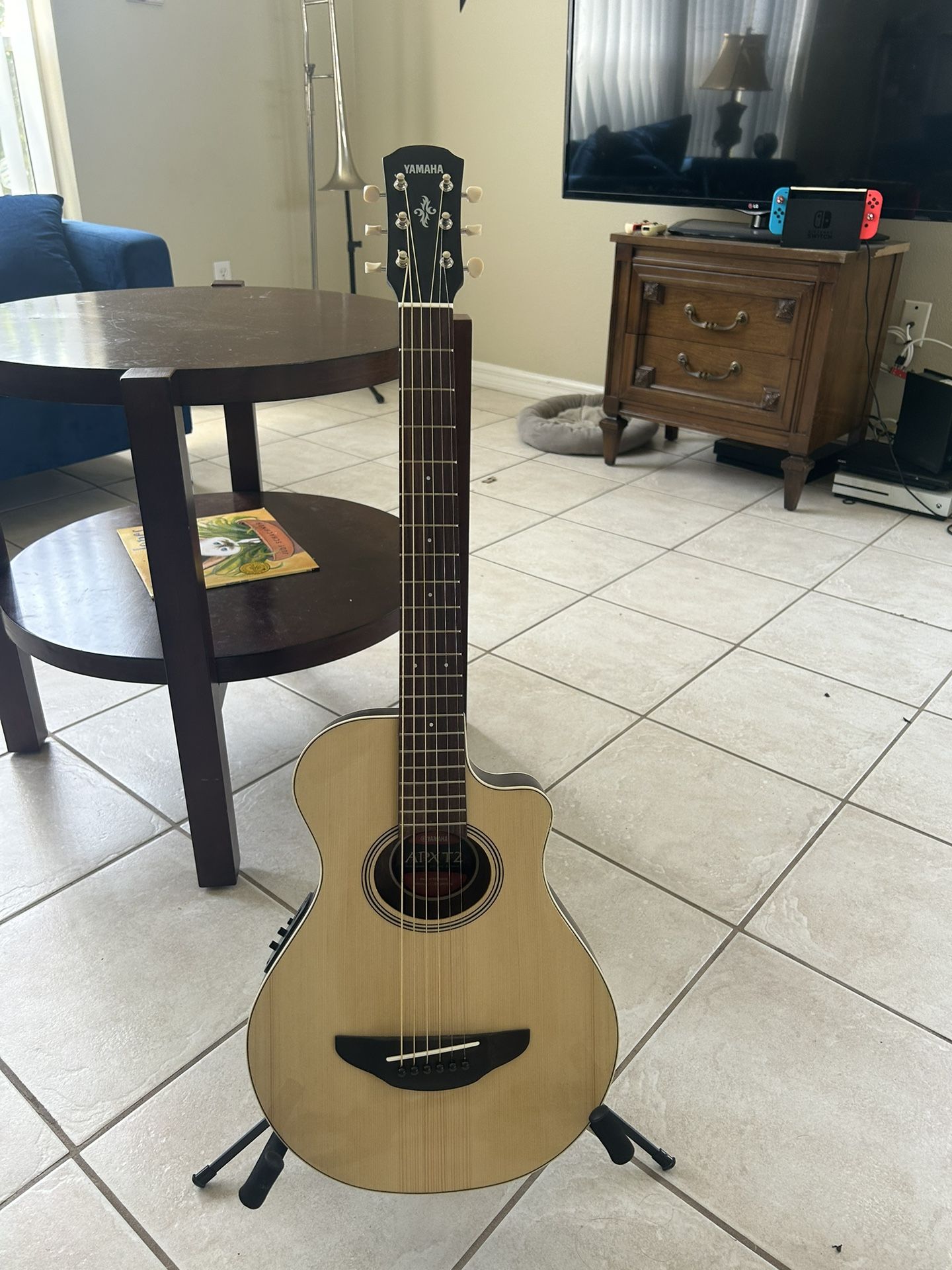 Yamaha APXT2 3/4 Thin line Acoustic-Electric Cutaway Guitar in Natural Finish