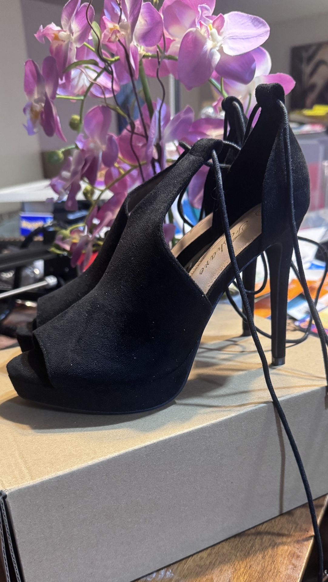 Size 7 1/2 Black Peep Toe Sexy Scrappy Heels