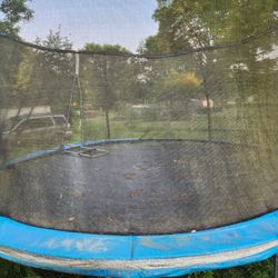Trampoline With Sprinkler 