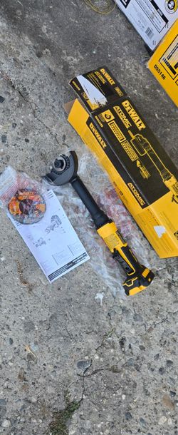 DEWALT Atomic 20V Cordless Angle Grinder