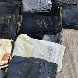 Women Jeans 👖 Diferent  Brand 