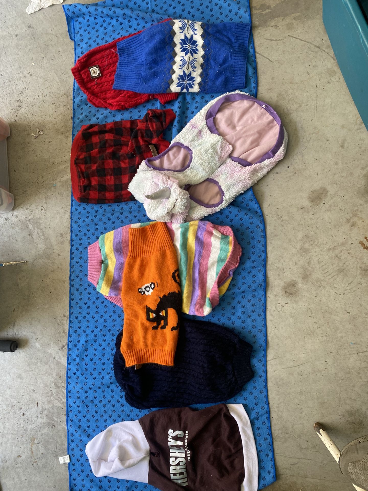 Dog Costumes & Sweaters. Fit 18-25 Lb Pups. Lot Of 8