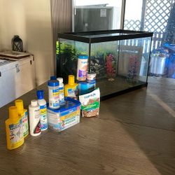 22 Gallon Fish Tank Comes With Extras 