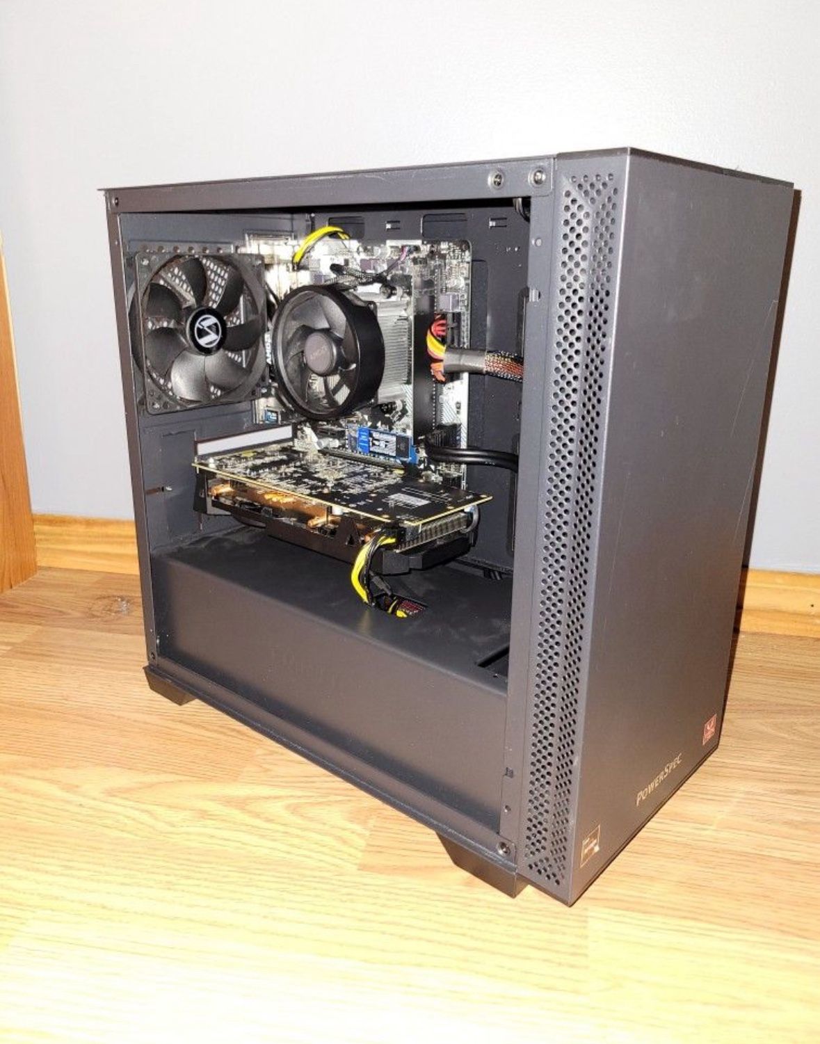 Budget Gaming PC – Ryzen RX 570 512GB SSD – Ready to Game