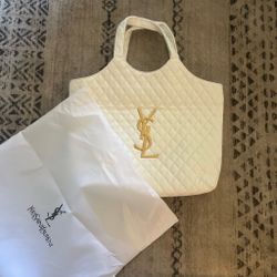 Ysl white tote bag please message if u have any questions