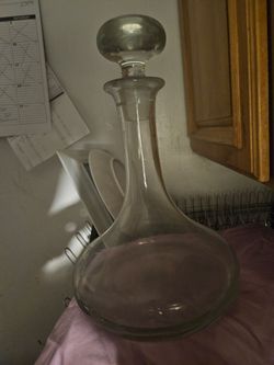 Clear Glass Wine Decanter with Stopper