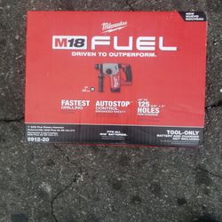 Milwaukee m18 rotary hammer