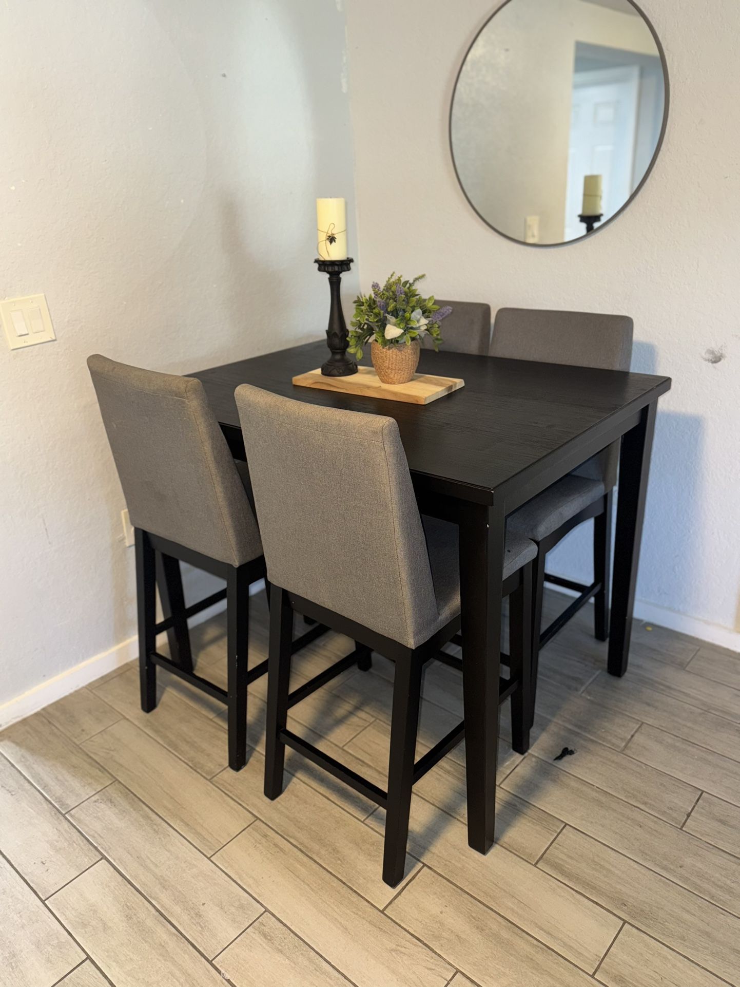 dining table / Mesa De Comedor