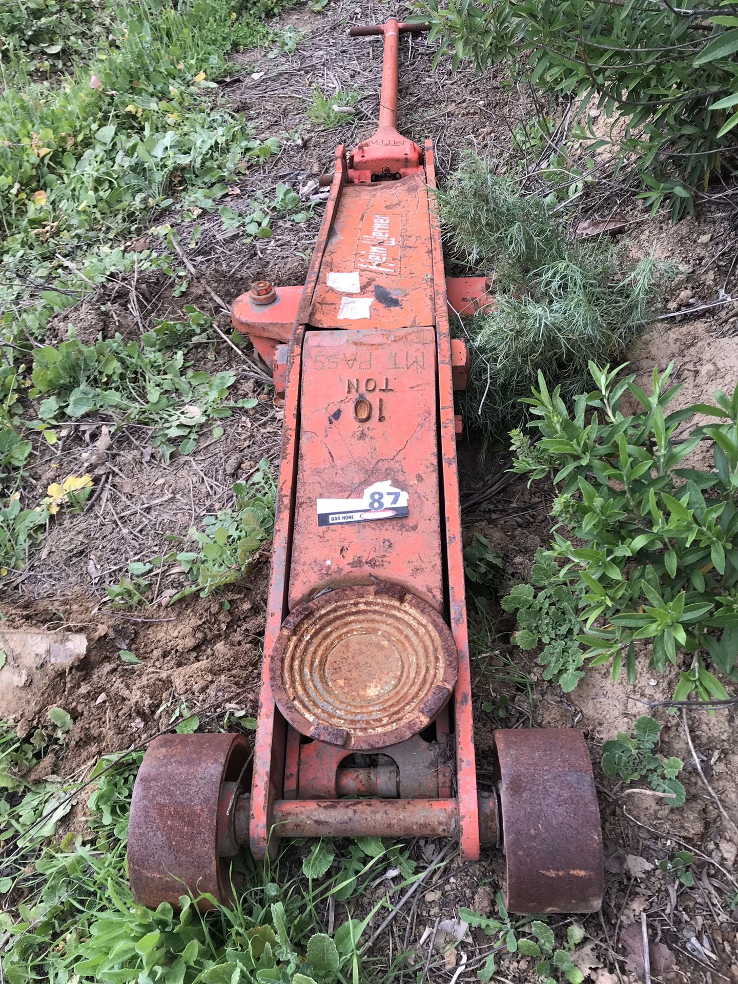 Hein Werner 10 ton floor jack. for Sale in Silverado, CA OfferUp