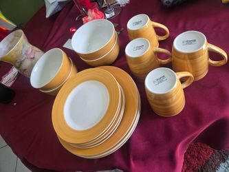 16 Piece Ceramic Dinnerware Set