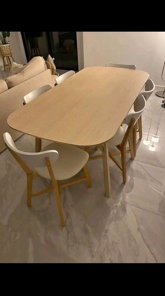 Dinning Table And Chairs