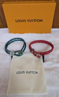 Elegant Designer Bracelet – Premium Luxury Accessory //  Pulsera de Diseño Elegante – Accesorio Premium de Lujo